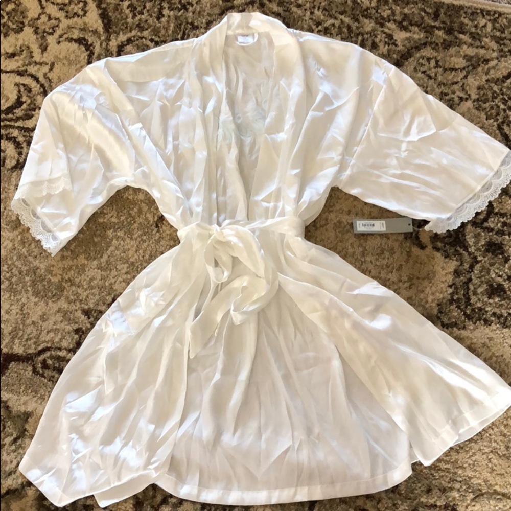 Brand New Bride Robe ✨ - Picture 2 of 7